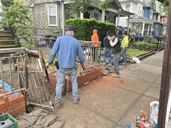 fence install by sk group nyc corp